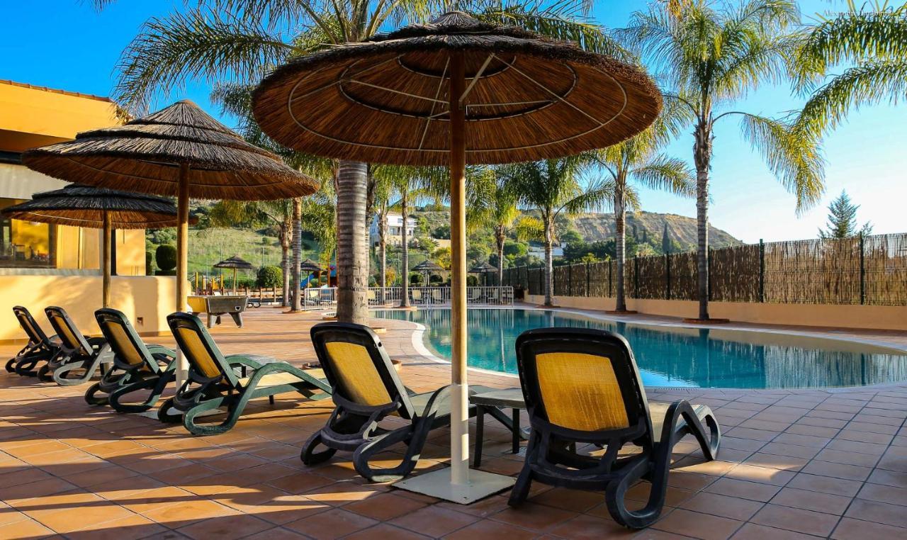 Luzbay Pool Apartments Экстерьер фото