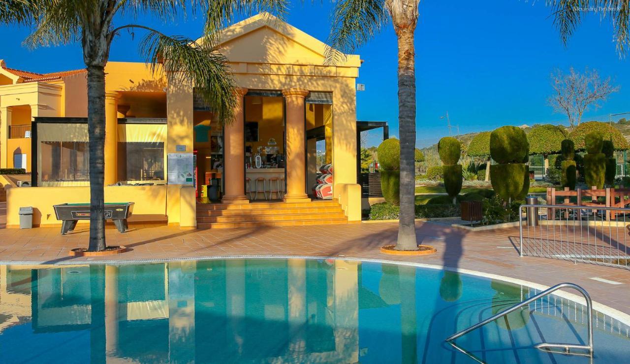 Luzbay Pool Apartments Экстерьер фото