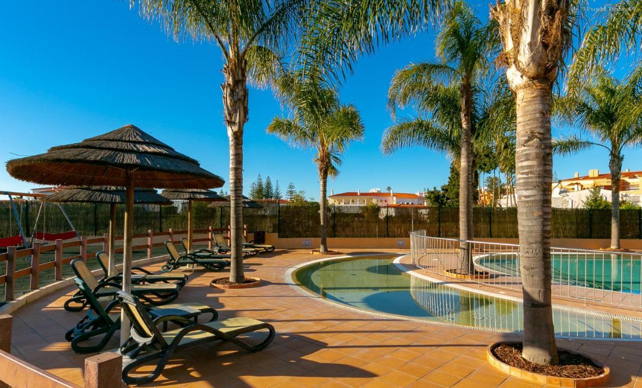 Luzbay Pool Apartments Экстерьер фото
